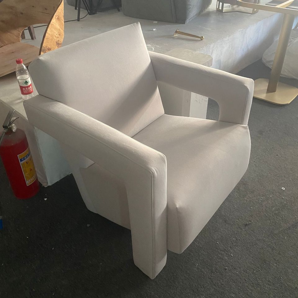 Customized Modern Furniture Comfort Sofa Lounge Chair Velvet Fabric Armchair