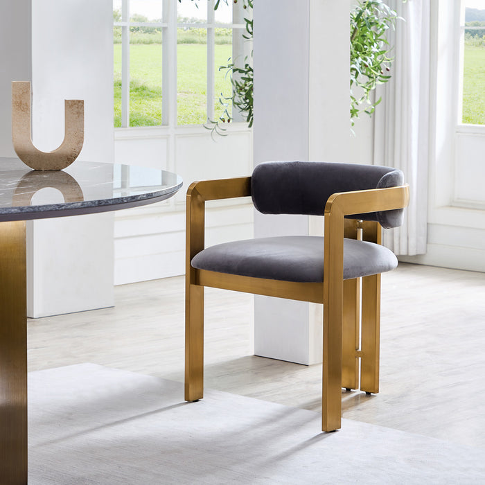 Minimalist dining chair